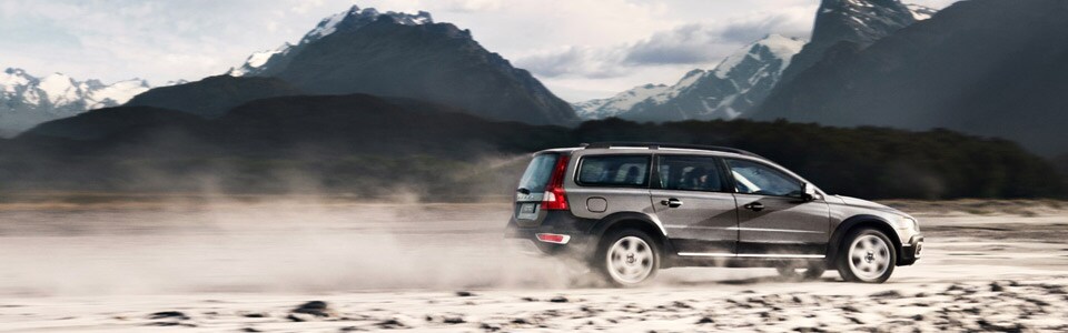 2011-volvo-xc70-wagon_01.jpg