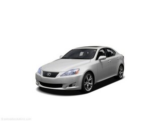 Base (M6); MSRP  $33,050