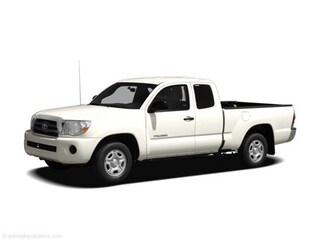 Base (M5); MSRP  $21,895