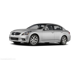 Base (A7); MSRP  $33,250