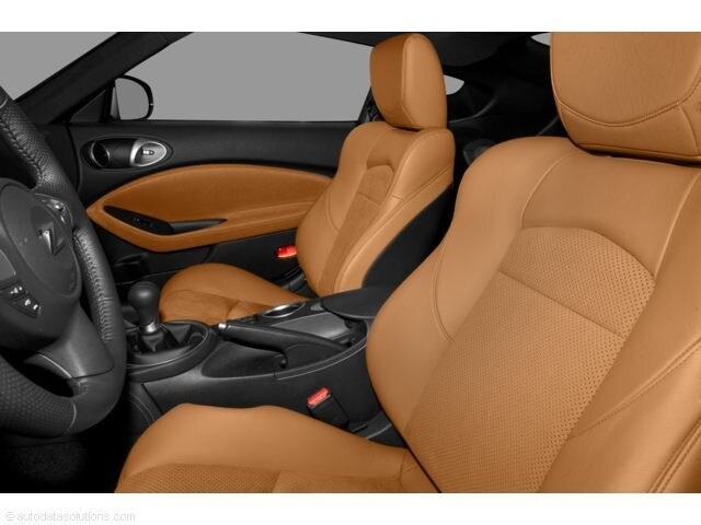 2010 Nissan 370Z: Interior