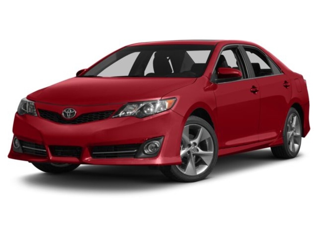 Used 2014 Toyota Camry SE Sedan
