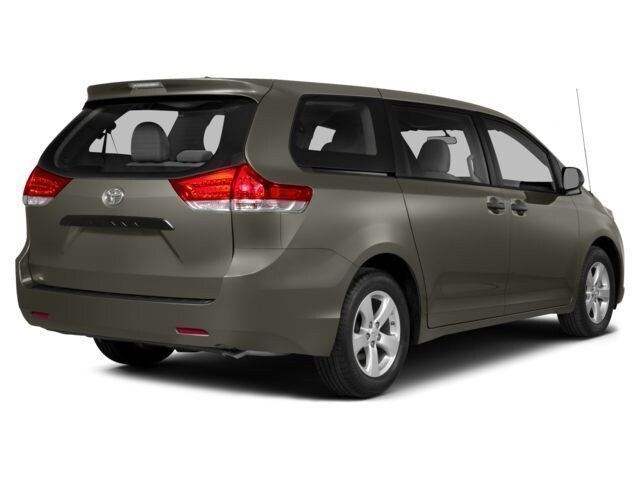 2015 Toyota Sienna XLE photo 3