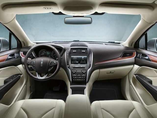 //images.dealer.com/autodata/us/640/2017/USC70LIS062D0/CAC50LIS061A01350.jpg