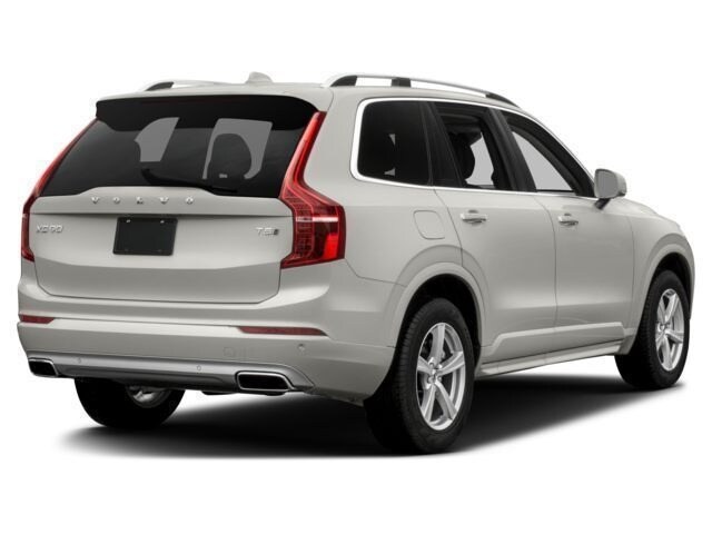 2017 Volvo XC90 T6 AWD Momentum photo 3