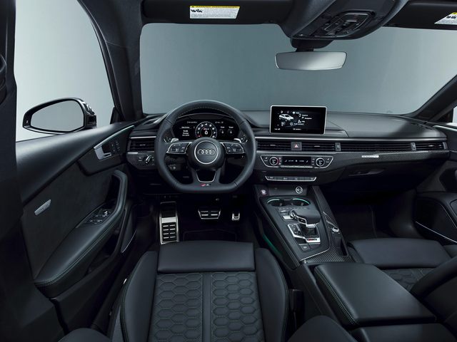 Audi RS 5 interior