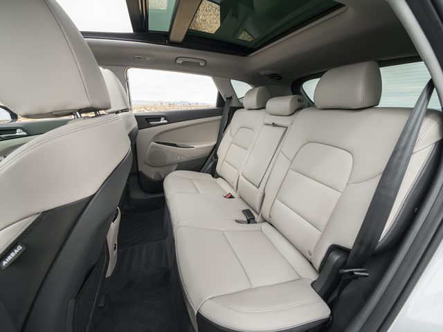 http://images.dealer.com/autodata/us/640/2020/USD00HYS021C0/USC90HYS021A01352.jpg