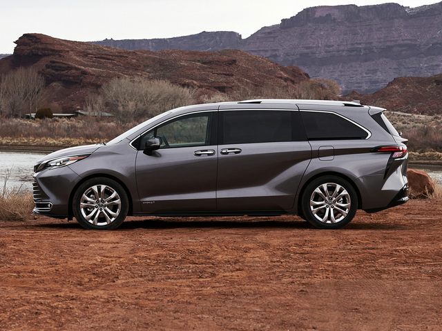 http://images.dealer.com/autodata/us/640/2021/USD10TOV111E0/USD10TOV111C01302.jpg