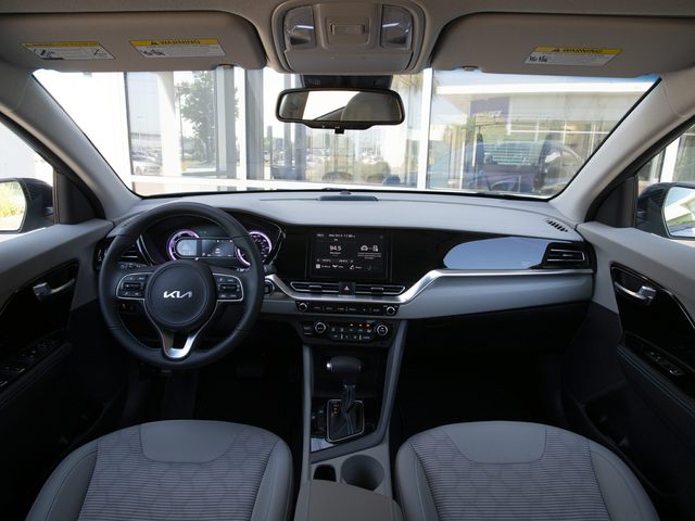 2022 kia niro hybrid tech.jpg