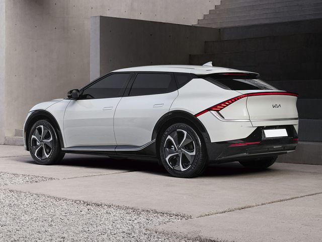 http://images.dealer.com/autodata/us/640/2023/USD30KIS112A0/USD20KIS111A01301.jpg