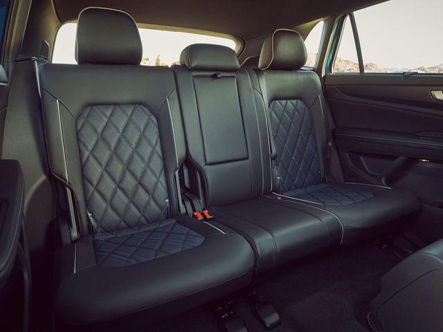 2025 Volkswagen Atlas Cross Sport Interior