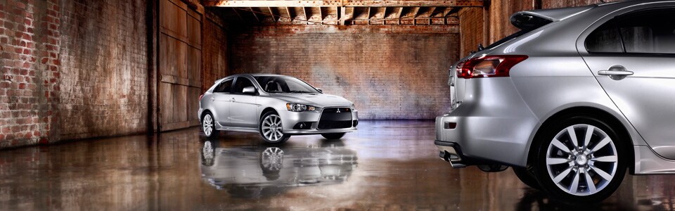 2011-lancer-sportback-hatchback_02.jpg