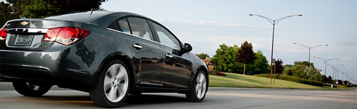 2012-cruze-sedan-696x213_04.jpg