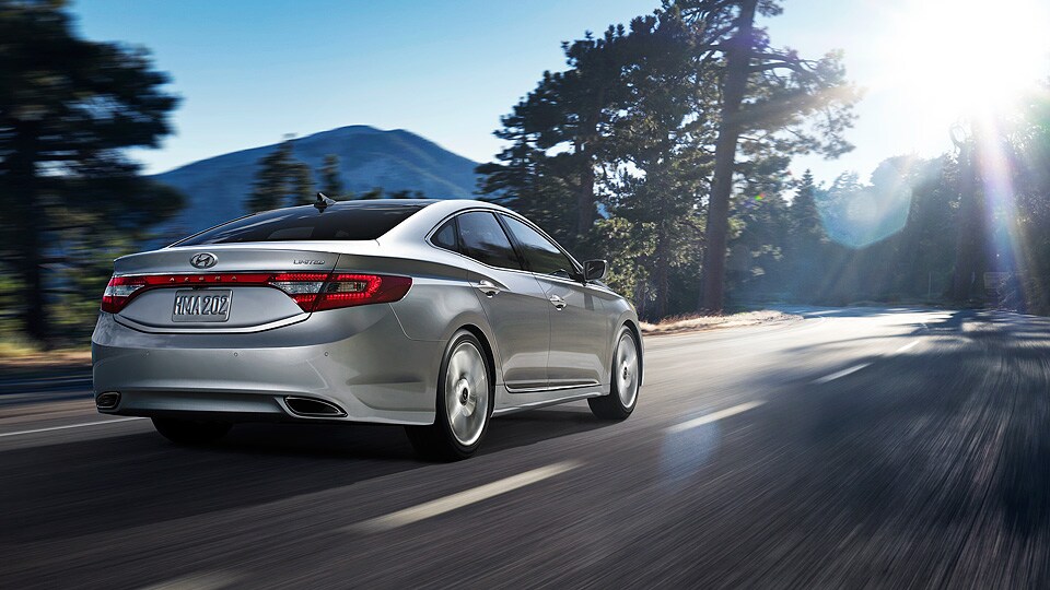2014-Azera-Sedan_02.jpg