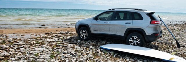 2015-Cherokee-SUV_05.jpg