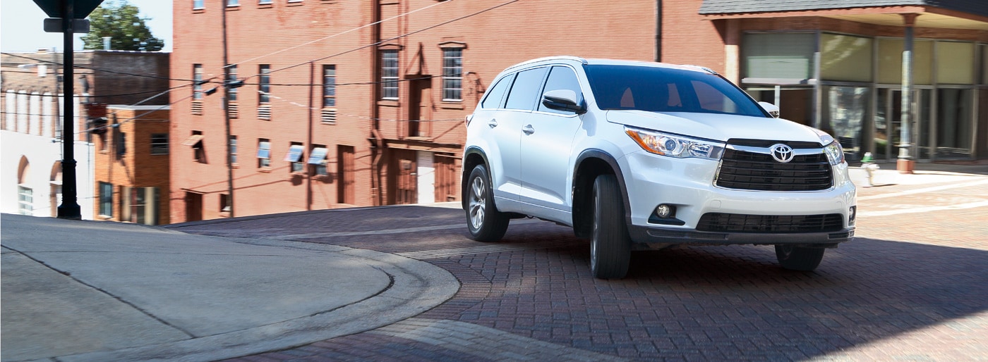 2015-Highlander-SUV_06.jpg