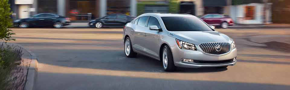 2016-LaCrosse-Sedan_03.jpg