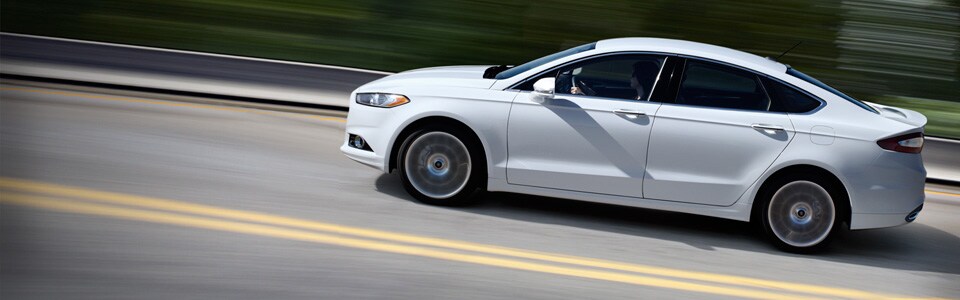 2016-Fusion-Sedan_01.jpg