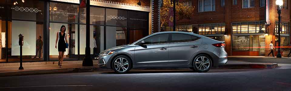 2017-Elantra-Sedan_01.jpg