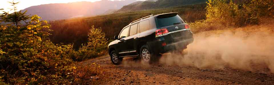 2016-Land-Cruiser-SUV_02.jpg