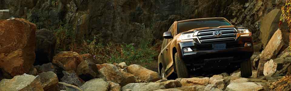 2016-Land-Cruiser-SUV_04.jpg