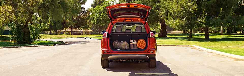 2016-RAV4-SUV_02.jpg