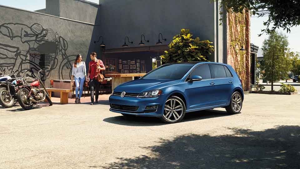 2016-Golf-Hatchback_01.jpg