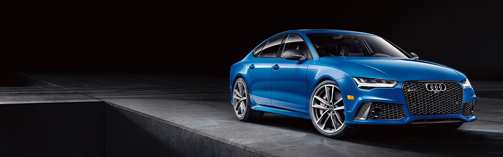 2017-Audi-A7-Sedan_07.jpg