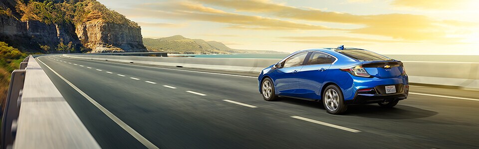 2017-Volt-Hatchback_01.jpg