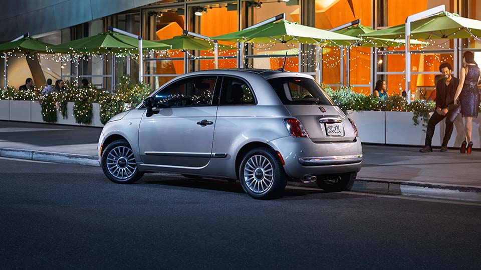 2017-500-Hatchback_03.jpg