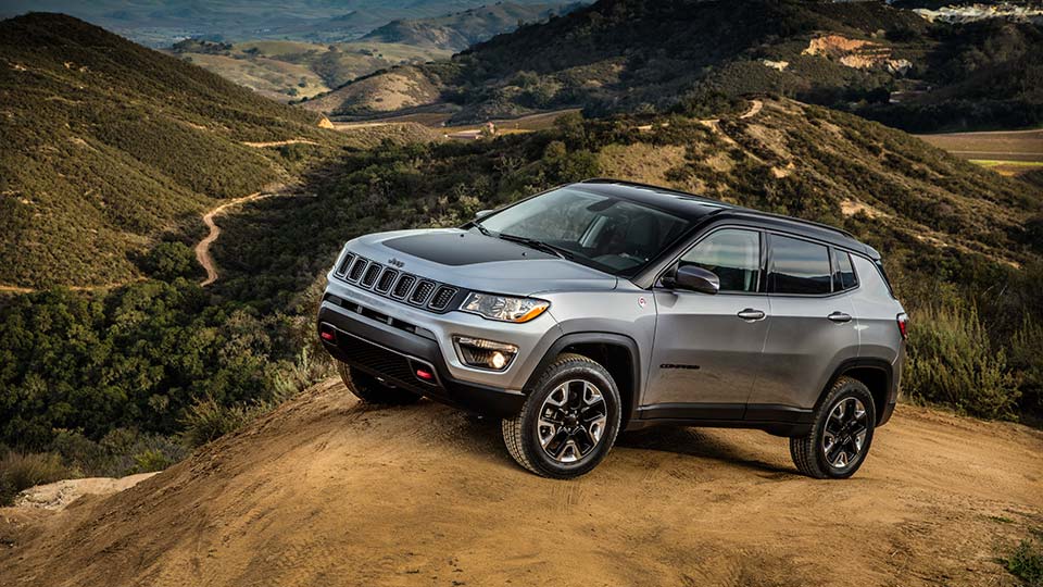 2017-Compass-SUV_04.jpg