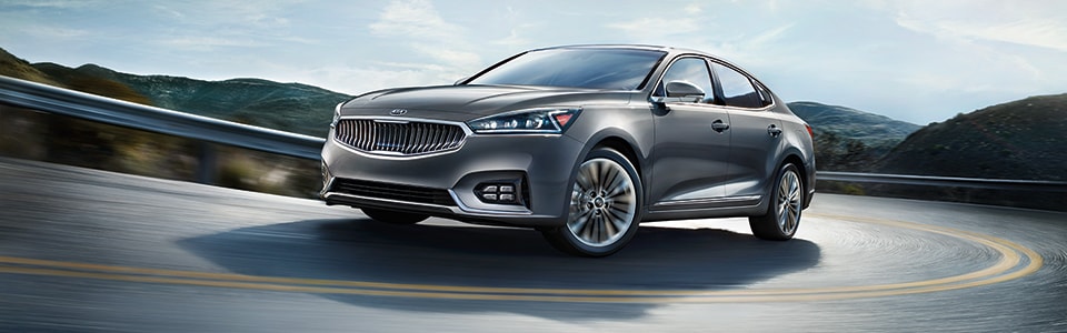 2017-Cadenza-Sedan_03.jpg