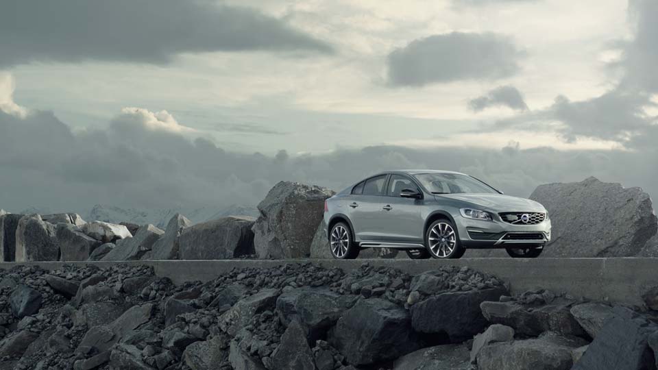 2018-S60CC-Sedan.jpg