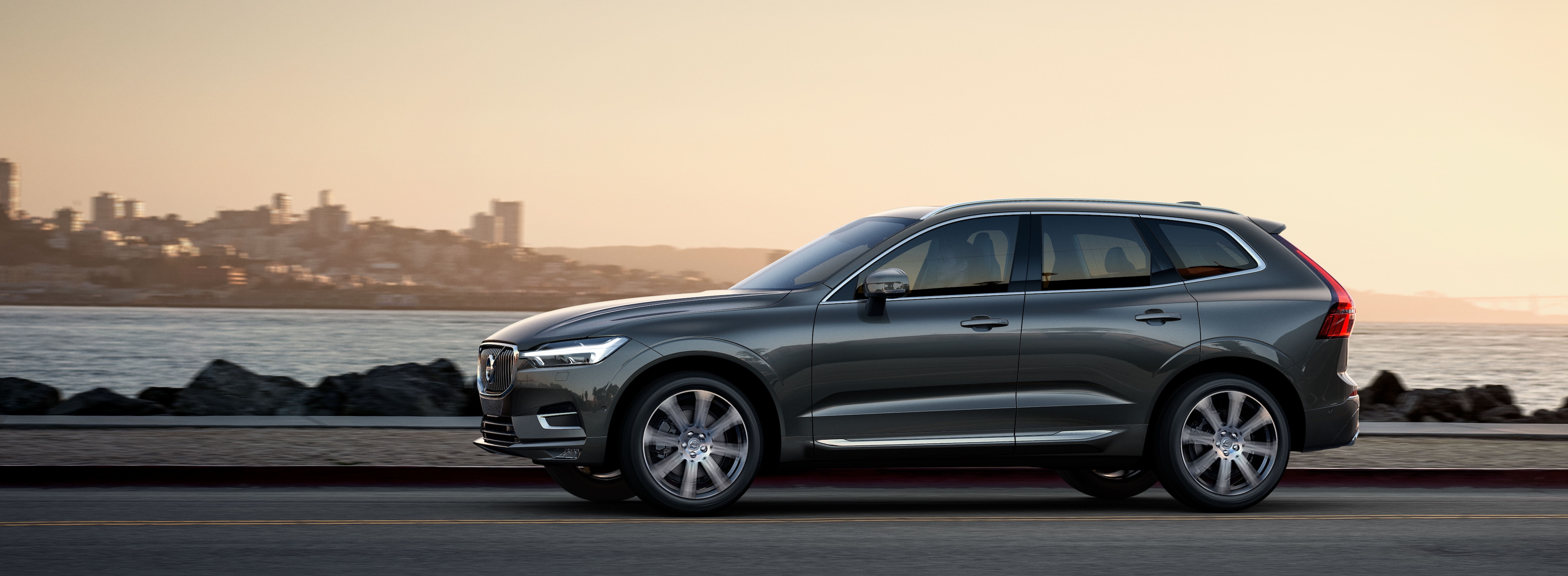 2019-XC60-SUV_02.jpg