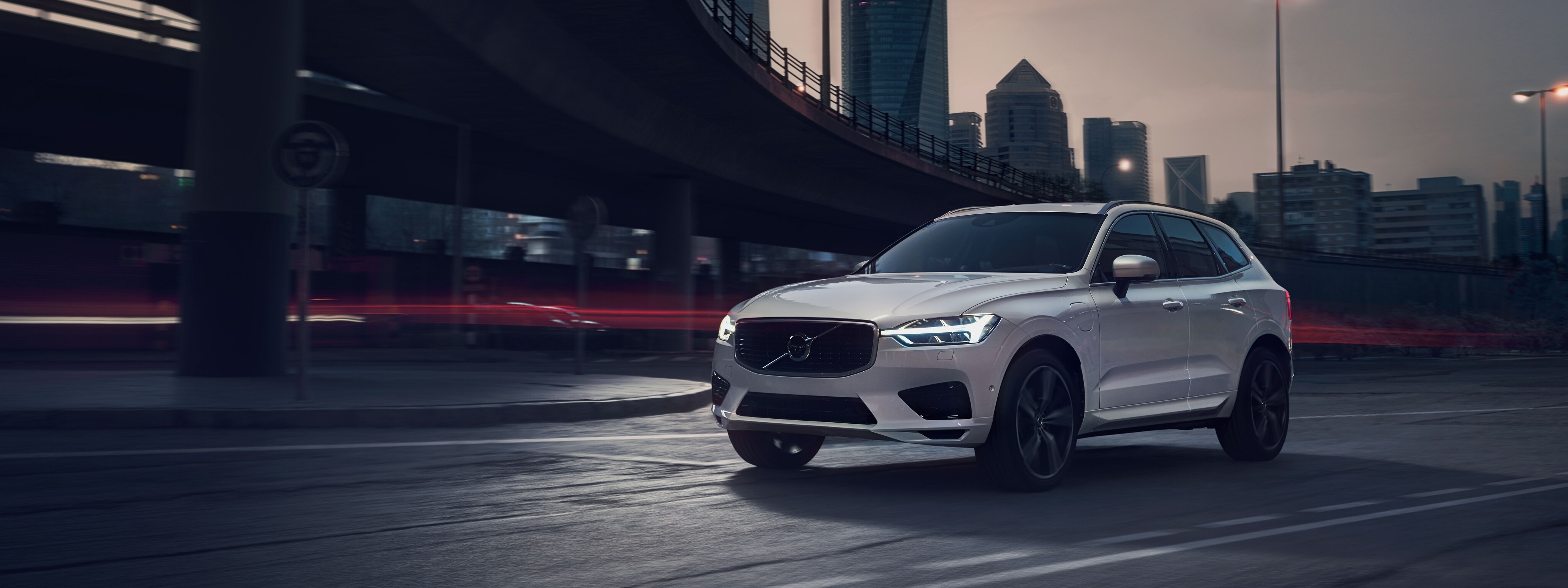 2019-Volvo-SUV_04.jpg
