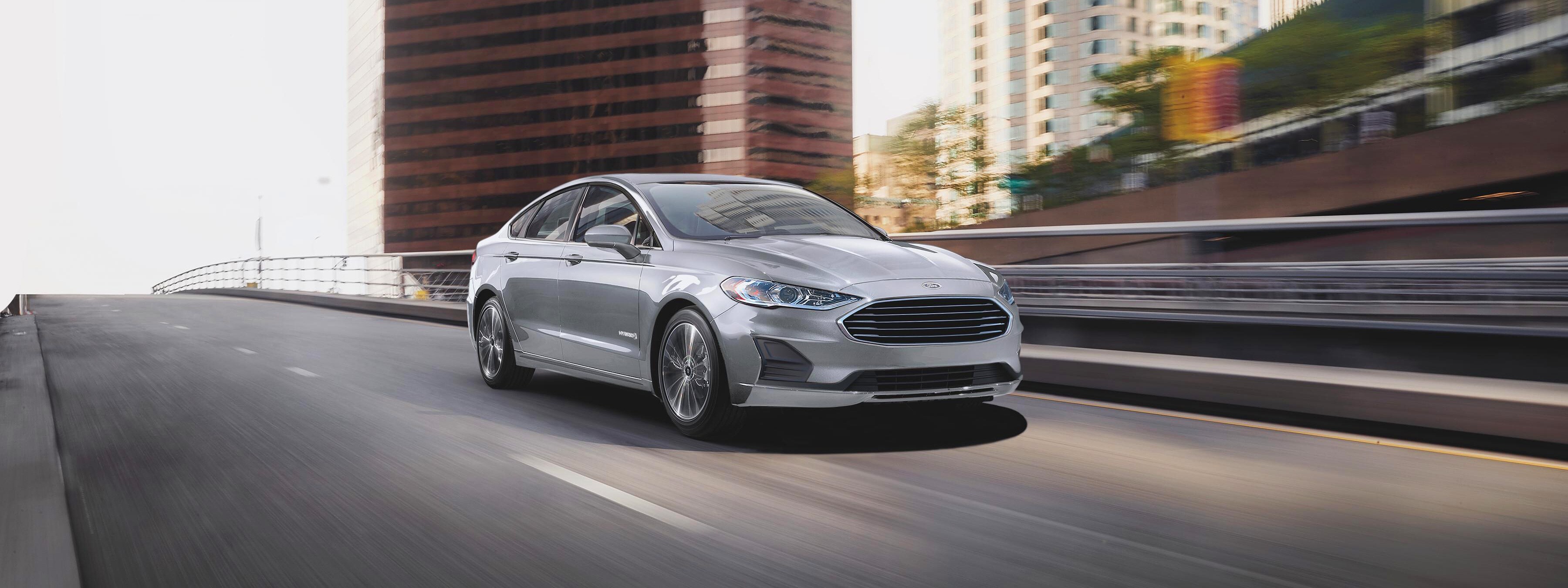 2020-Fusion-Hybrid-Sedan_01.jpg