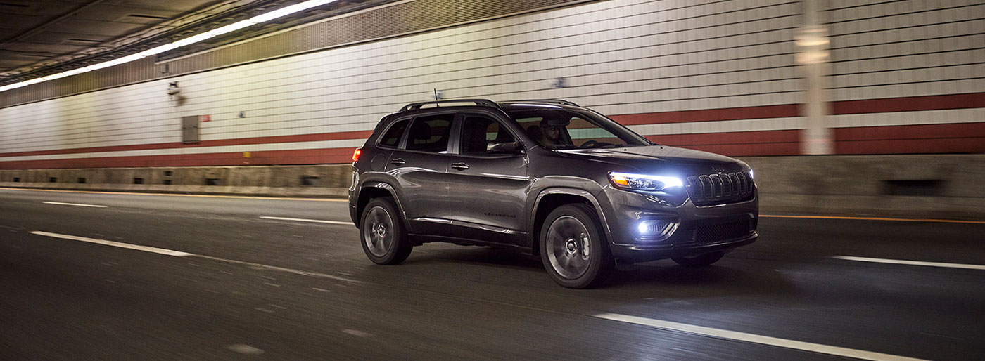 Cherokee-SUV_02.jpg