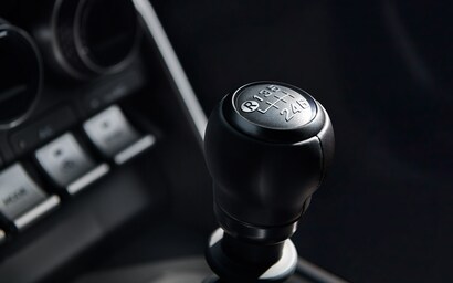 A close up of the 6-speed manual shifter in the 2022 BRZ Limited.