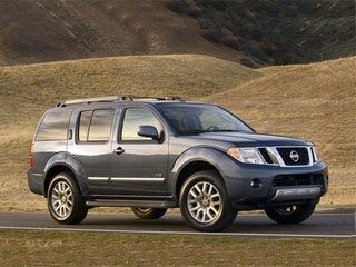 2010 Nissan 
Pathfinder