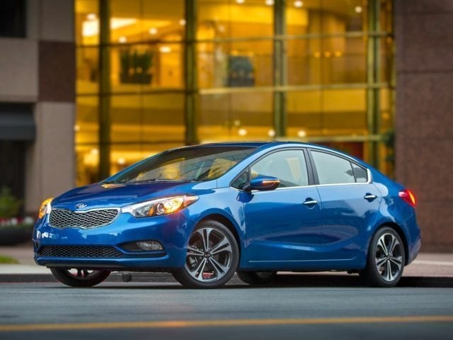 https://images.dealer.com/autodata/us/640/2015/USC50KIC111A0/USC40KIC111A01300.jpg