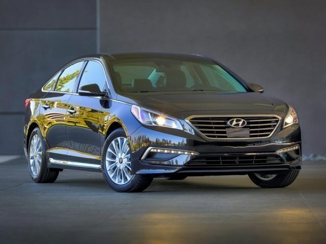 https://images.dealer.com/autodata/us/640/2016/USC60HYC031A0/CAC50HYC031E01308.jpg