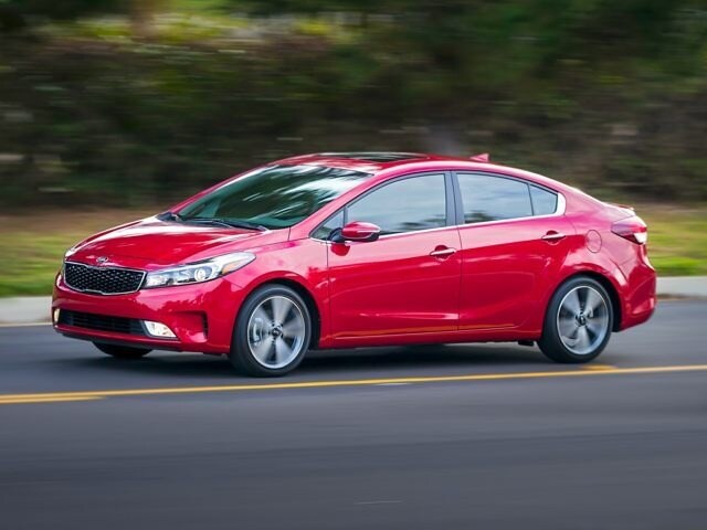 https://images.dealer.com/autodata/us/640/2017/USC70KIC111B0/USC70KIC111A01305.jpg