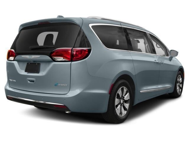 2018 Chrysler Pacifica Hybrid Touring L photo 3