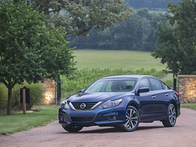 Used 2018 Nissan Altima S with VIN 1N4AL3AP6JC273037 for sale in Forest, VA