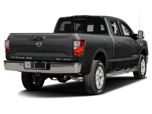 2018 Nissan Titan SL photo 3