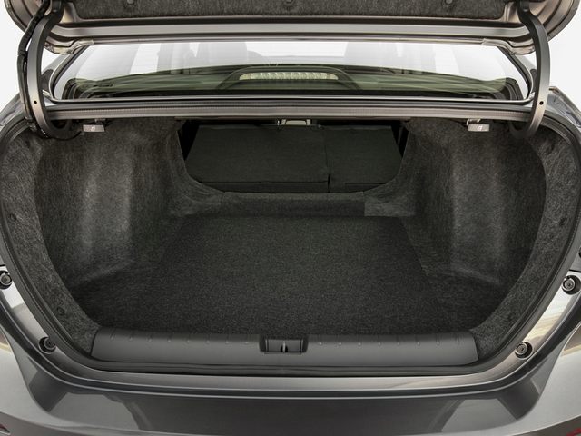 //images.dealer.com/autodata/us/640/2019/USC90HOC061C0/USC90HOC061C01353.jpg