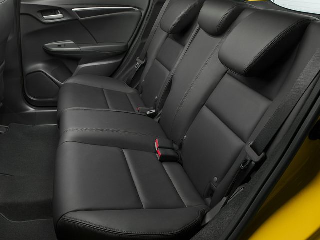 //images.dealer.com/autodata/us/640/2019/USC90HOC081B1/CAC80HOC081A01352.jpg