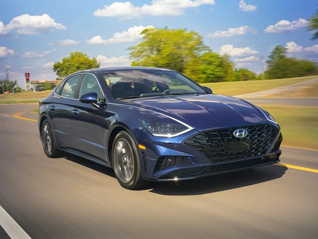 2021 Hyundai Sonata SEL photo 2
