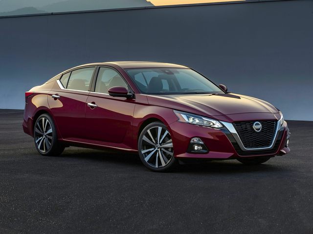 http://images.dealer.com/autodata/us/640/2021/USD10NIC042B0/USC90NIC041A01308.jpg