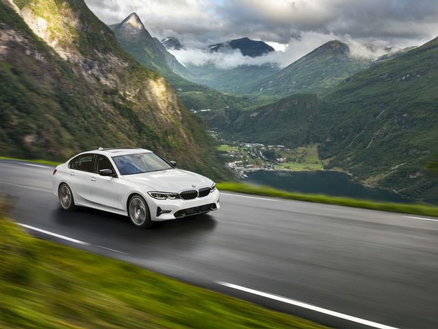 Used 2022 BMW 3 Series 330i with VIN 3MW5R7J03N8C22870 for sale in Waterbury, CT